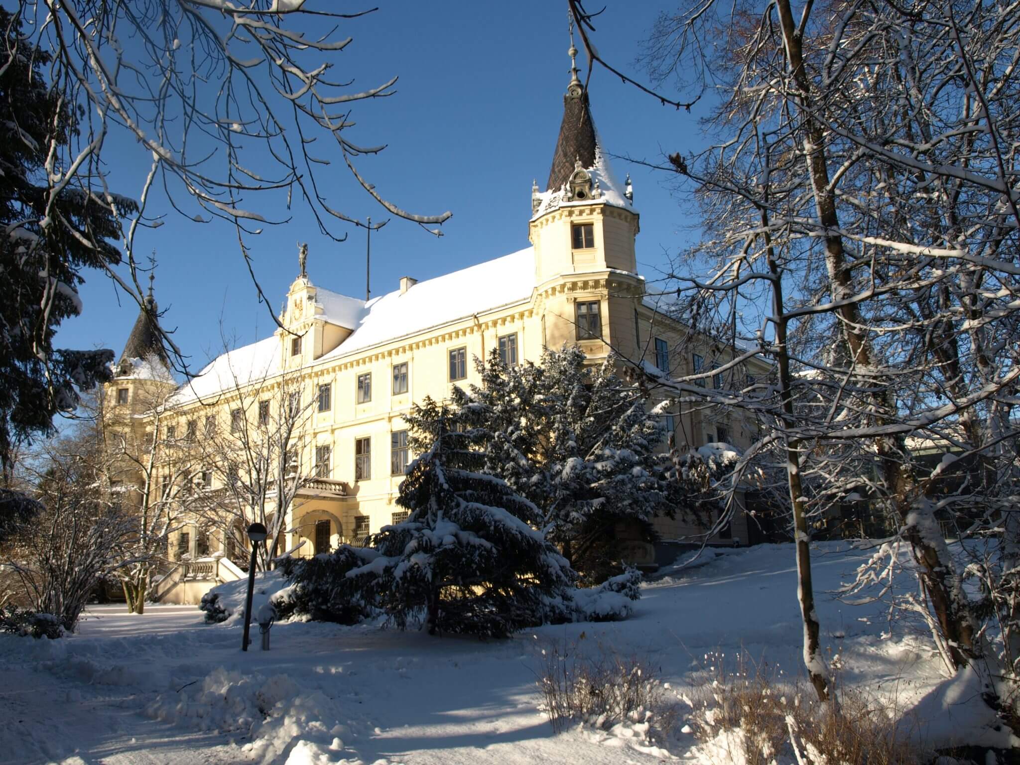 Schloss Puchberg — 01-PC101025-scaled.jpg